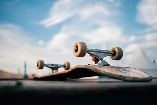 Ce trebuie sa stii inainte sa te urci prima data pe skateboard